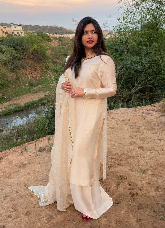 Ivory Kamdani/Mukesh