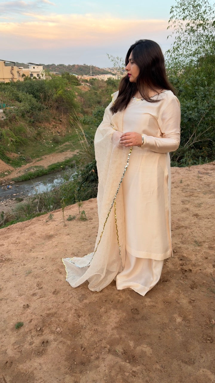 Ivory Kamdani/Mukesh
